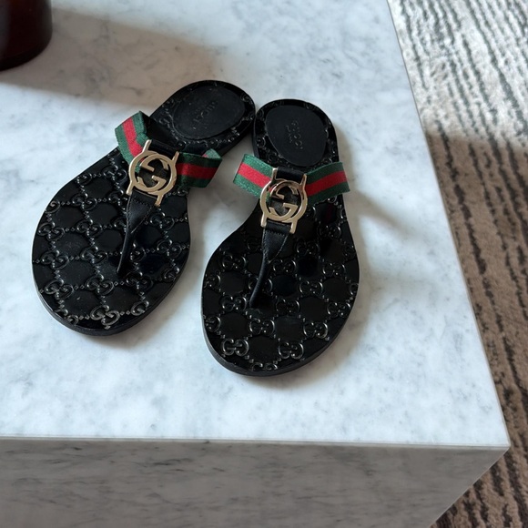 Gucci Black Leather Thong Sandal with Green-Red Web and Gold GG - Picture 3 of 4